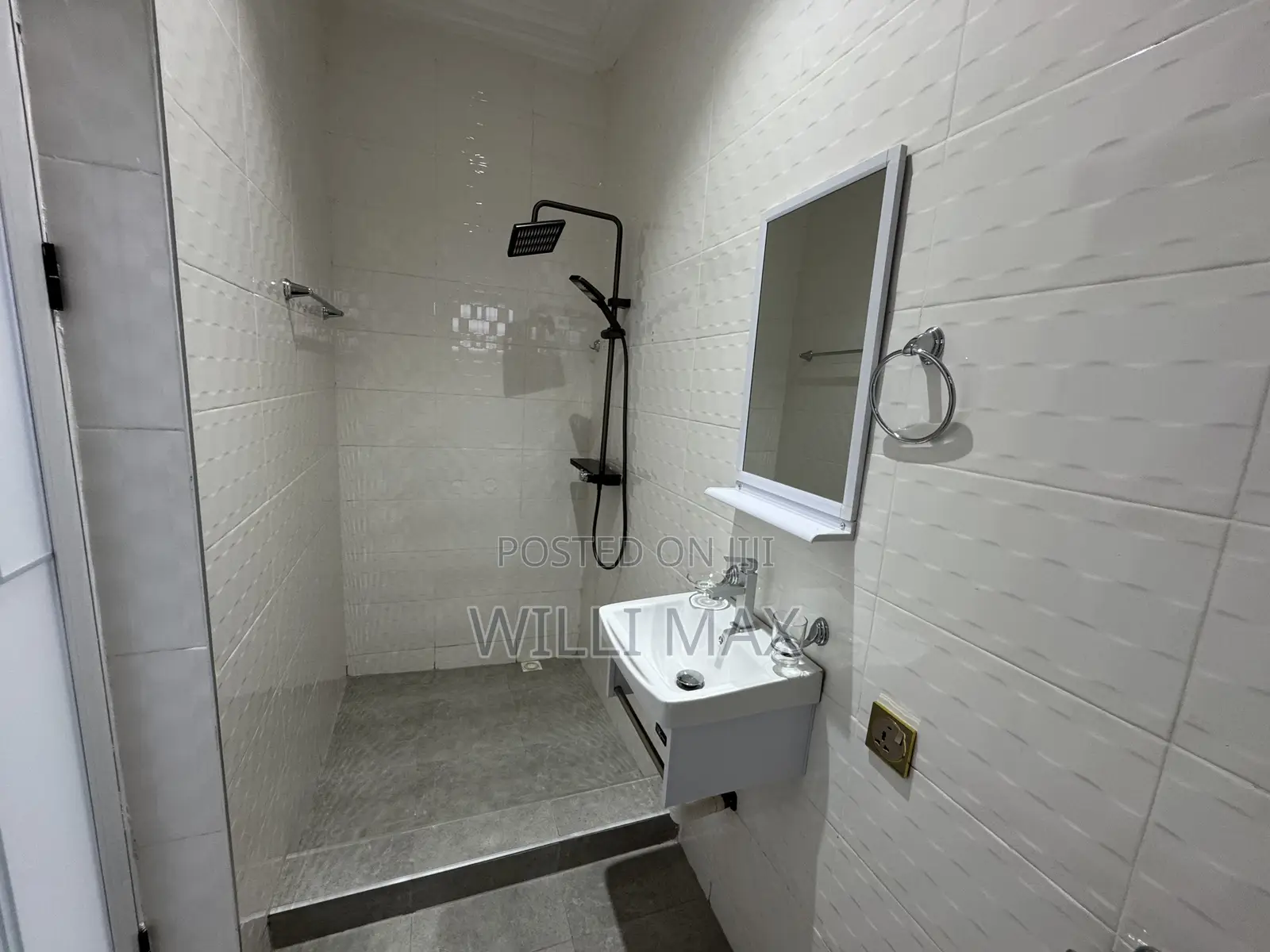4bdrm Duplex in Ayimensah, Oyarifa Mall Area for rent