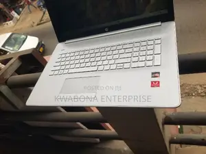 Laptop HP Pavilion 17 8GB AMD Ryzen 5 SSD 256GB