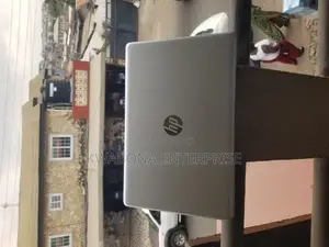Laptop HP Pavilion 17 8GB AMD Ryzen 5 SSD 256GB
