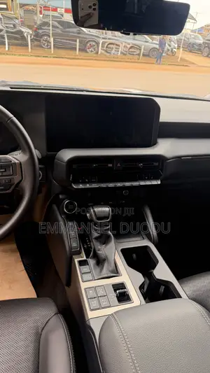 Toyota Land Cruiser Prado 2.4 Petrol 2025 Black