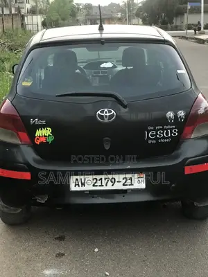 Toyota Vitz 1.0 FWD 5dr 2010 Black