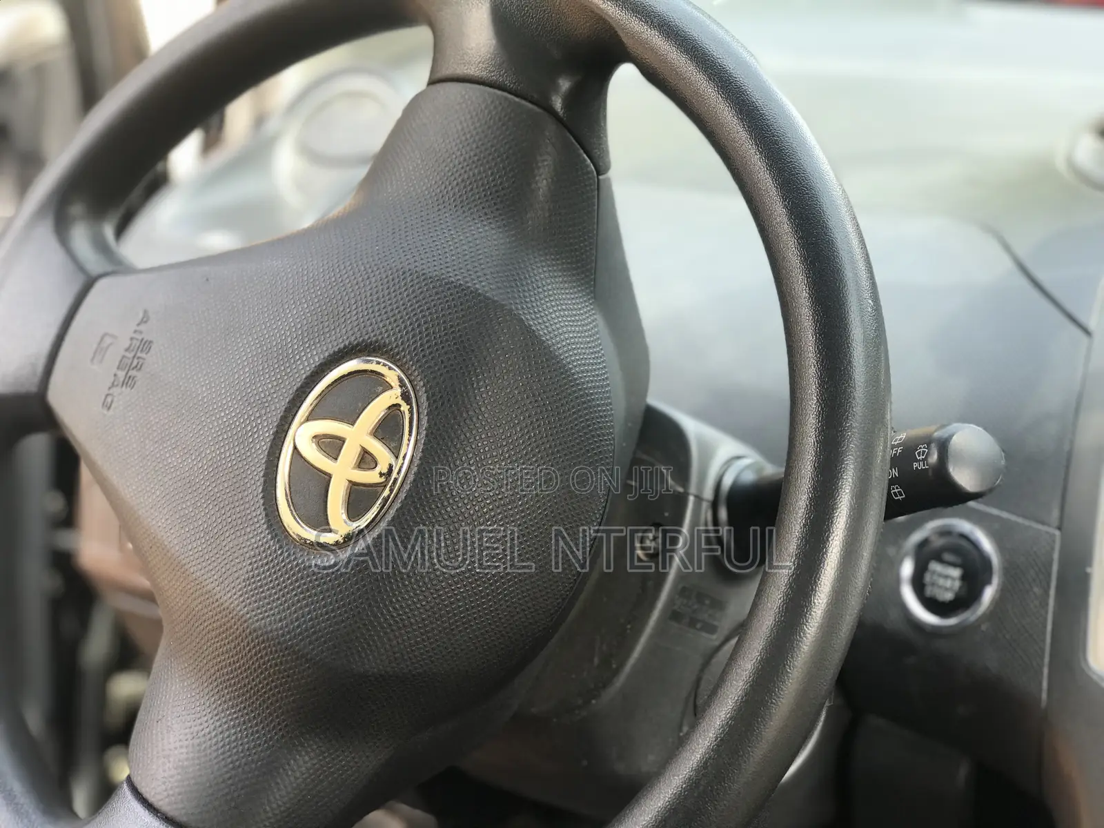 Toyota Vitz 1.0 FWD 5dr 2010 Black