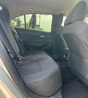 Toyota Corolla LE 2020 Silver