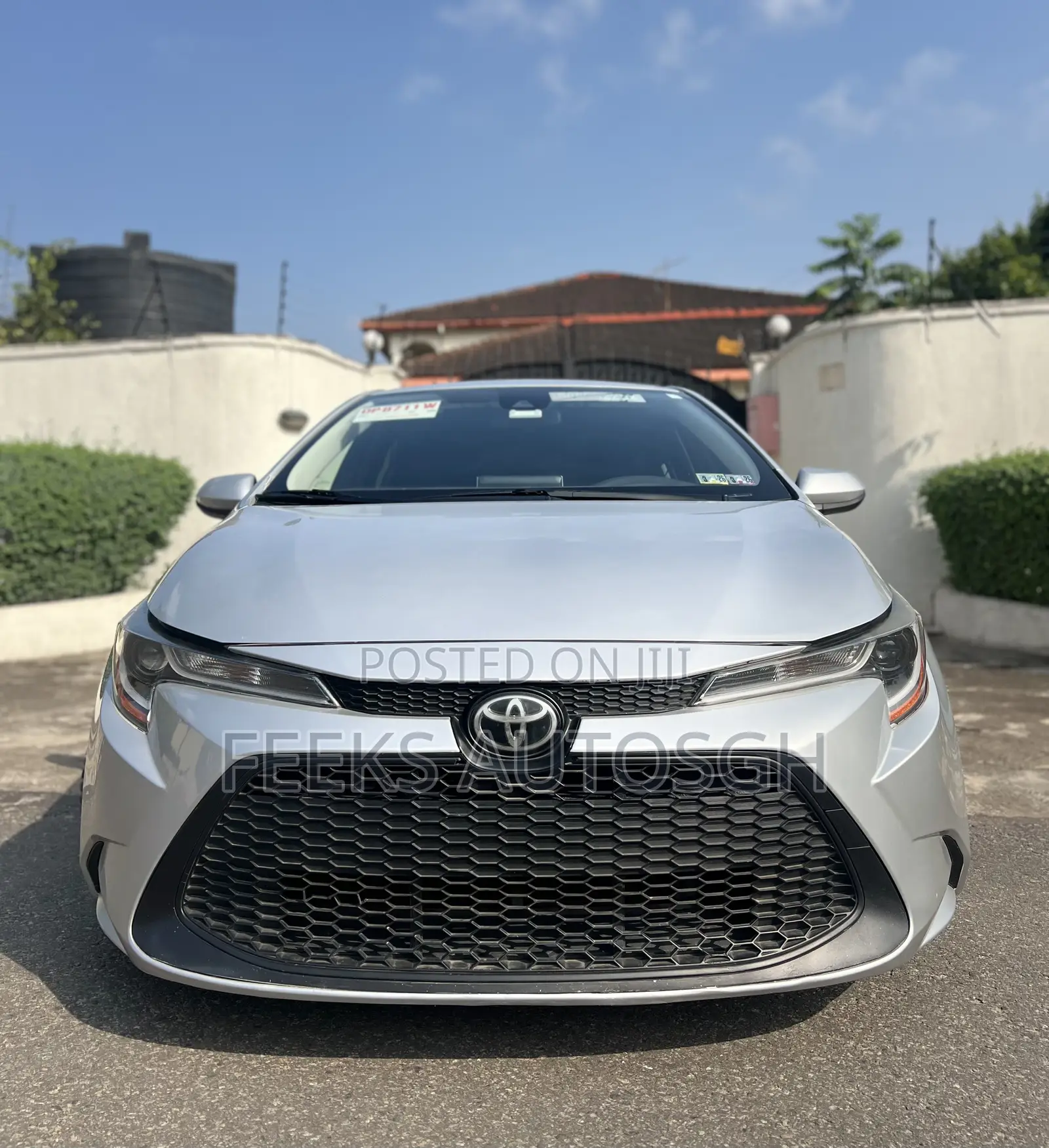 Toyota Corolla LE 2020 Silver