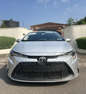 Toyota Corolla LE 2020 Silver