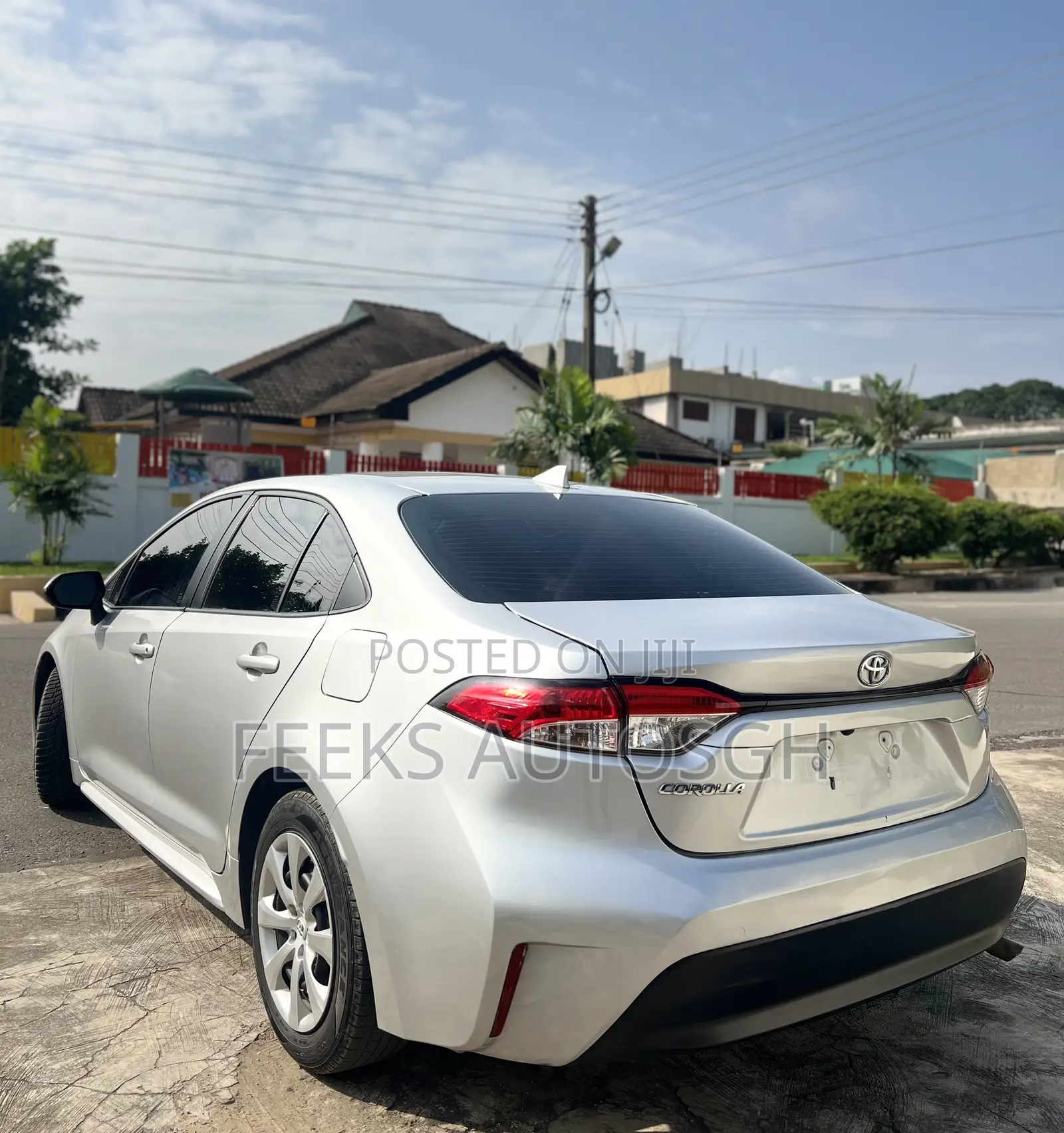 Toyota Corolla LE 2020 Silver