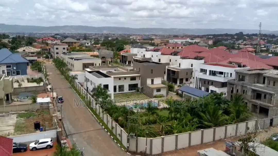 5bdrm House in Millions Properties, Accra Metropolitan for sale