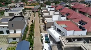 5bdrm House in Millions Properties, Accra Metropolitan for sale