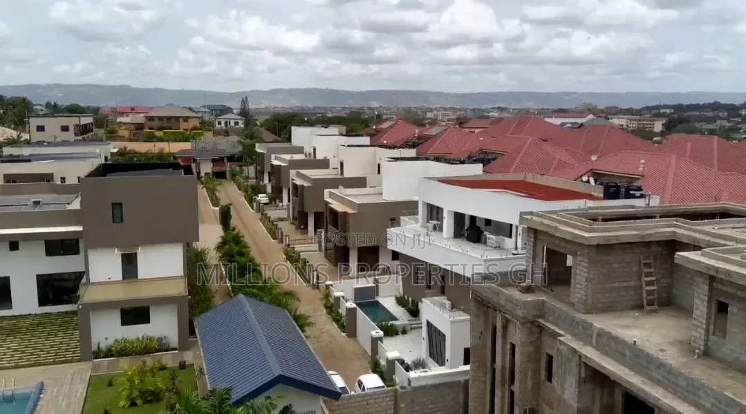 5bdrm House in Millions Properties, Accra Metropolitan for sale