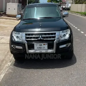 Mitsubishi Pajero 2017 Black