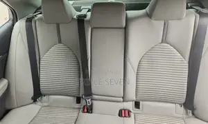 Toyota Camry SE FWD (2.5L 4cyl 8AM) 2018 Gray