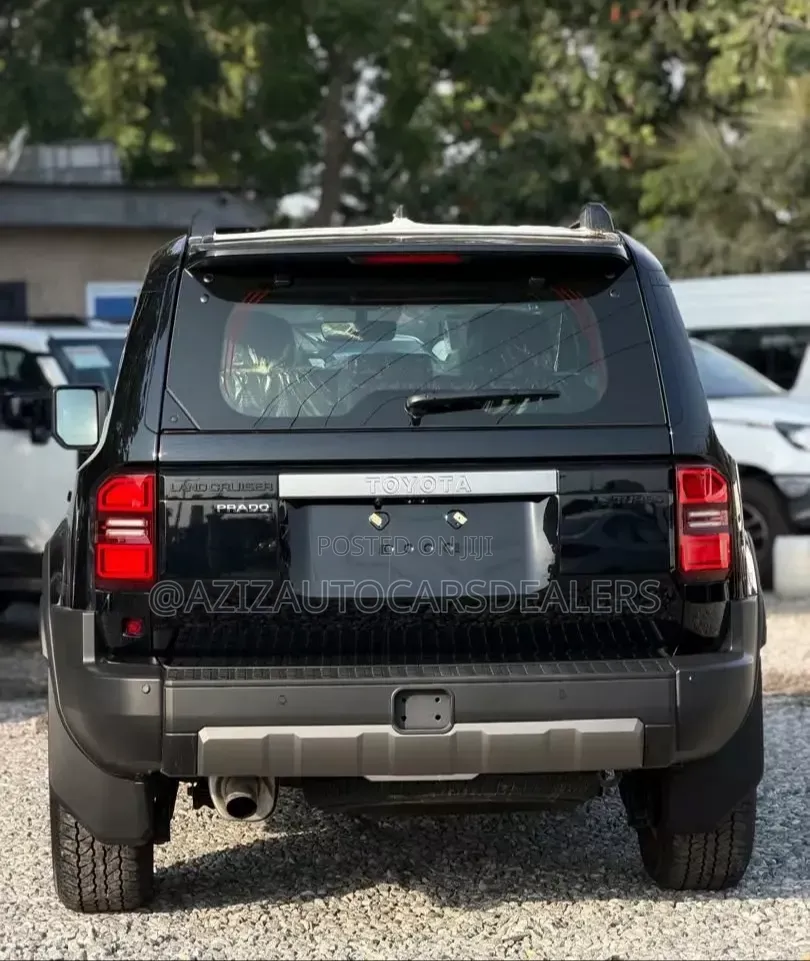 Toyota Land Cruiser Prado 2.8 2025 Black