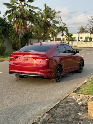Hyundai Elantra 2018 Red