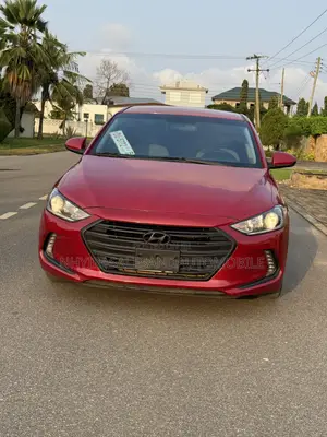 Hyundai Elantra 2018 Red