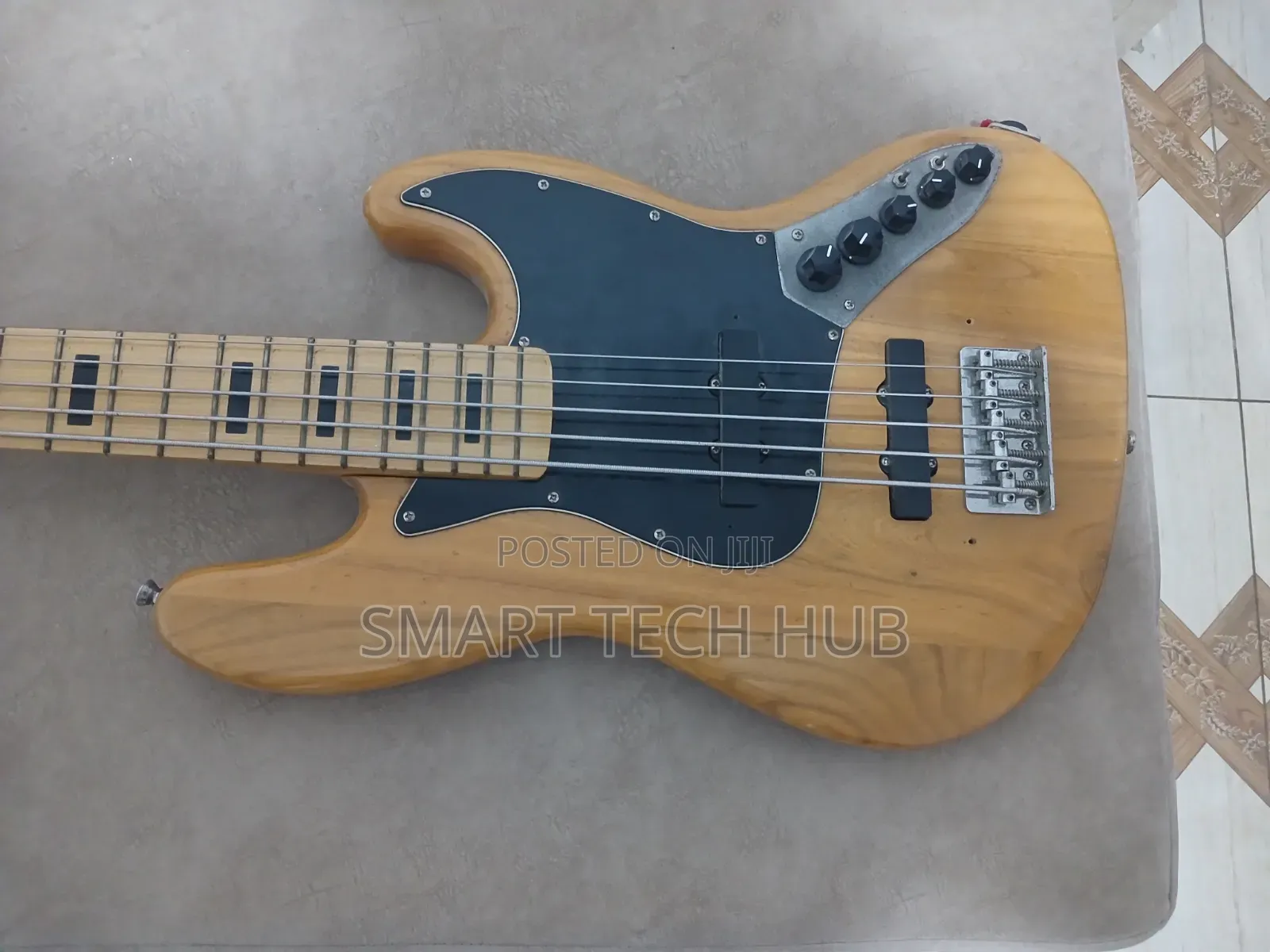 Active/ Pasive Customised Fender Bass Guitar