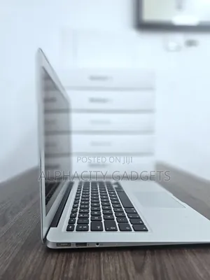 Laptop Apple MacBook Air 2015 8GB Intel Core i5 SSD 128GB