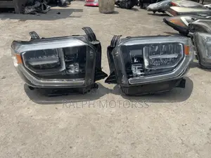 Toyota Tundra 2018-2021 Headlight