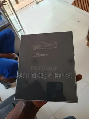 New Samsung Galaxy Z Fold3 5G 256 GB Silver