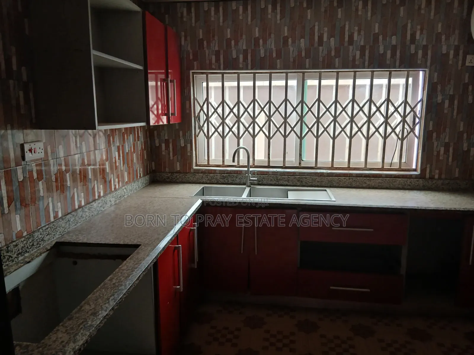 5bdrm House in Born To Pray Estate, Ejisu-Juaben Municipal for rent