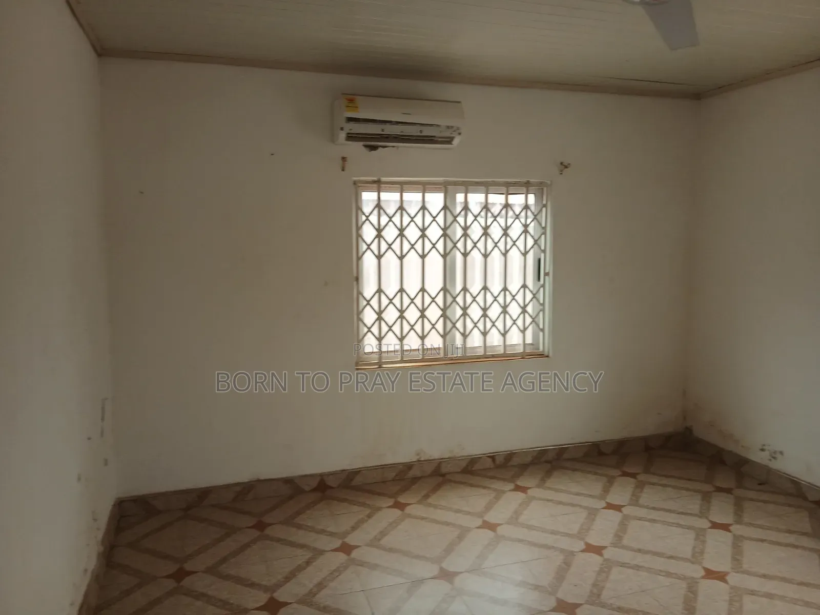 5bdrm House in Born To Pray Estate, Ejisu-Juaben Municipal for rent