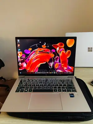 Laptop HP EliteBook x360 1040 G9 8GB Intel Core i7 SSD 256GB