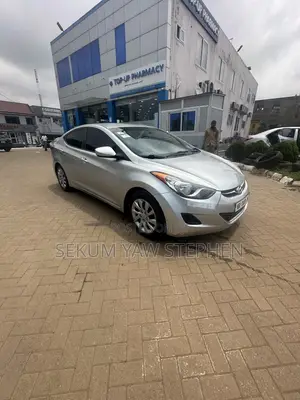 Hyundai Elantra 2012 Silver