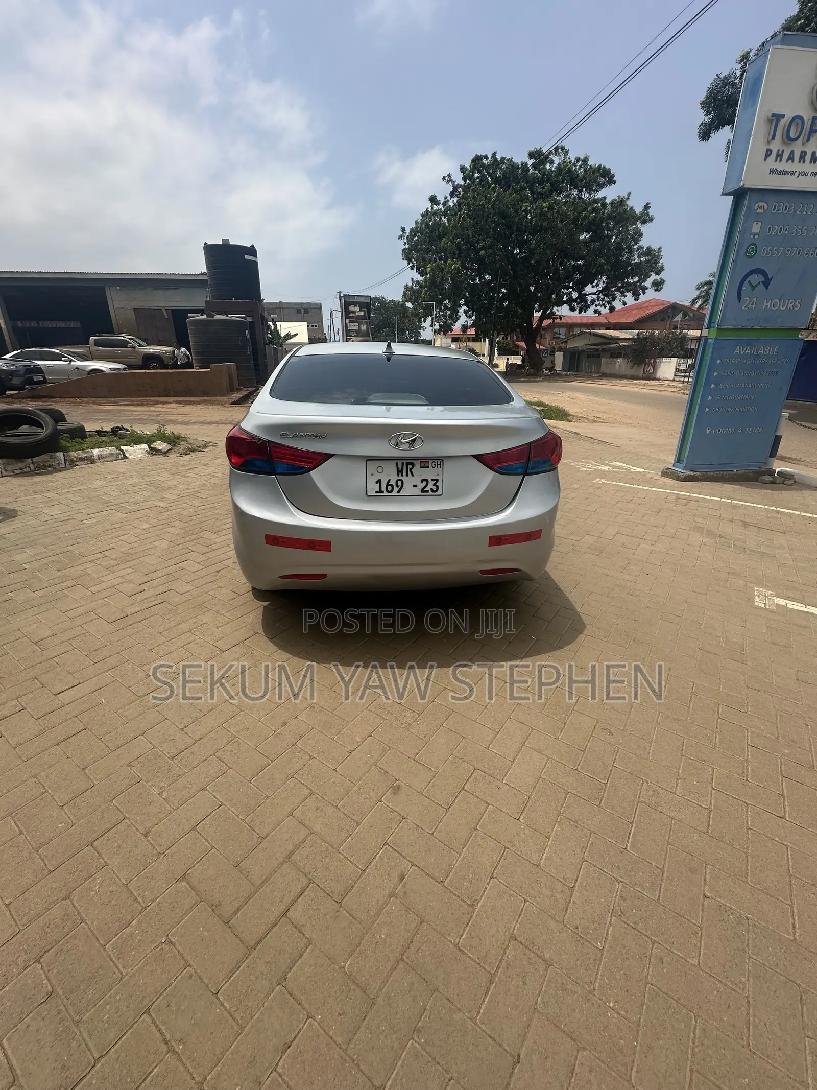 Hyundai Elantra 2012 Silver