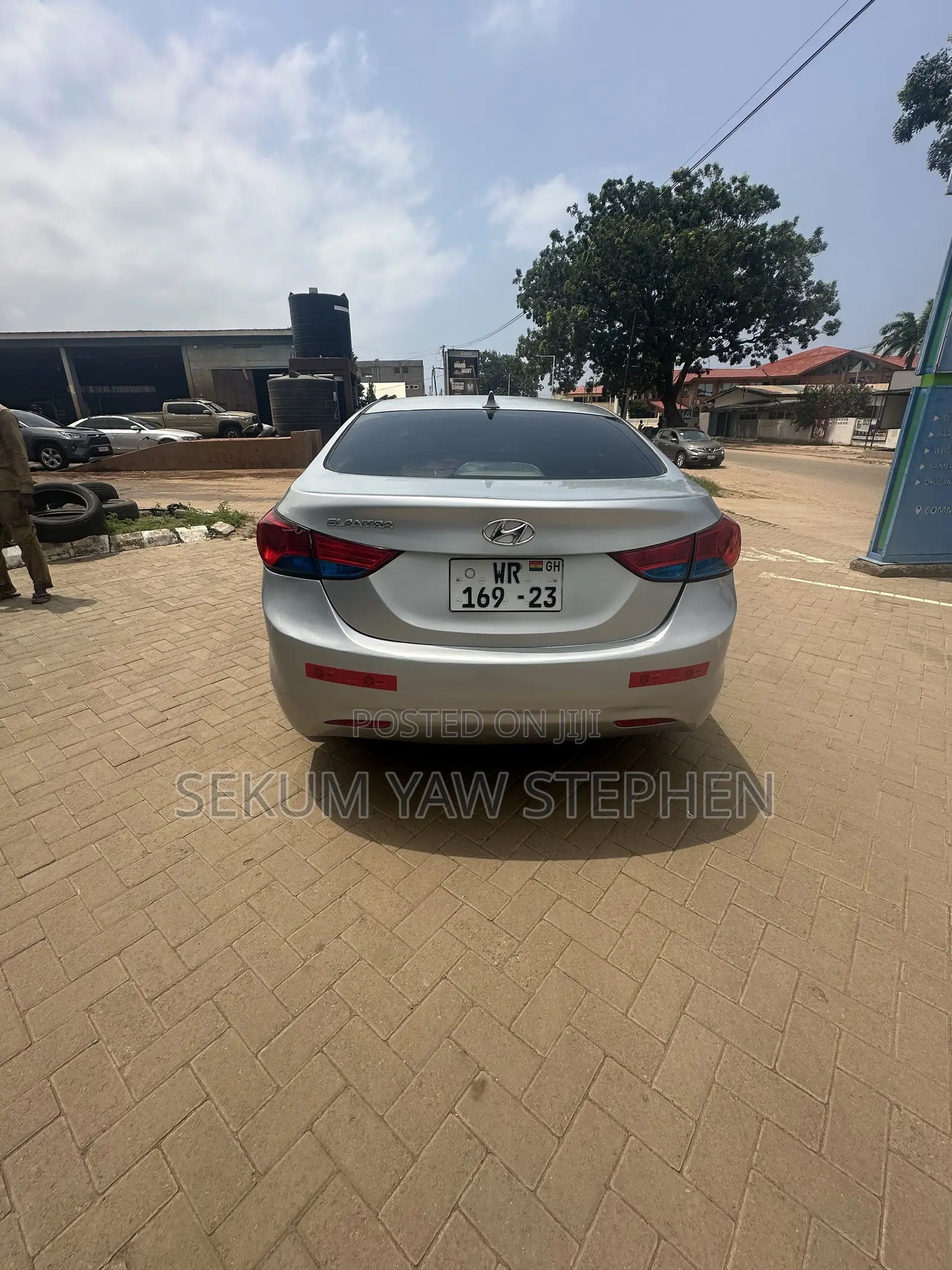 Hyundai Elantra 2012 Silver