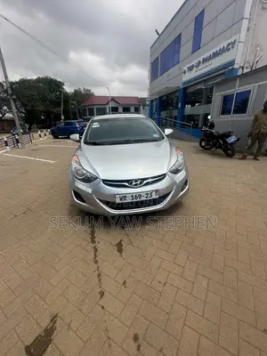 Hyundai Elantra 2012 Silver