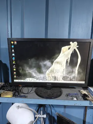 27 Inches Monitor