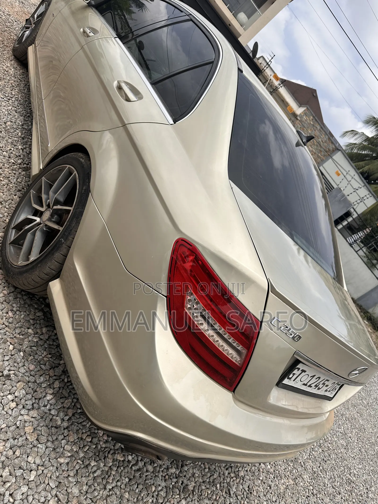 Mercedes-Benz C250 2013 Gold