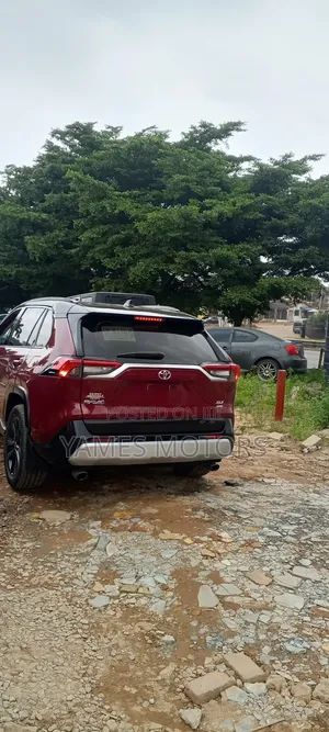 Toyota RAV4 2021 Red