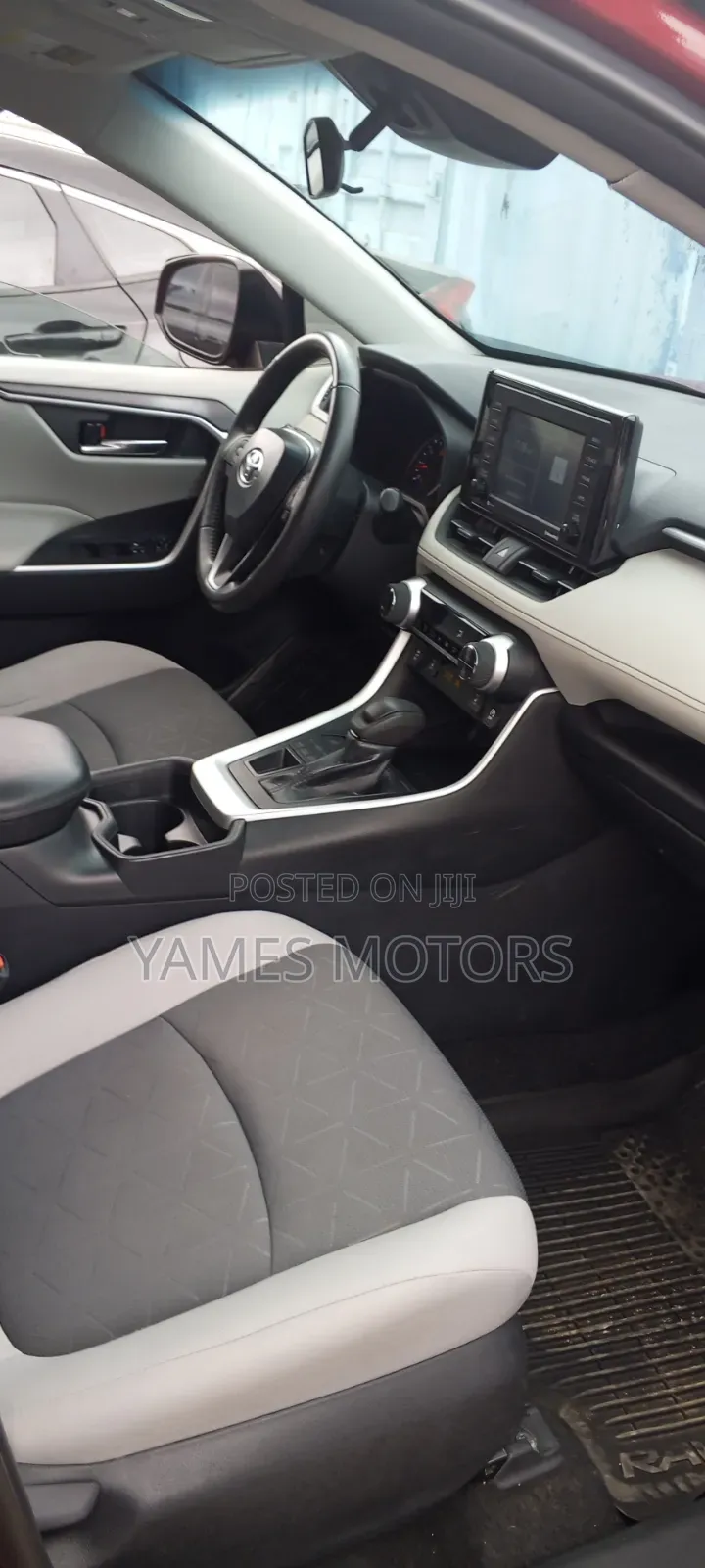 Toyota RAV4 2021 Red