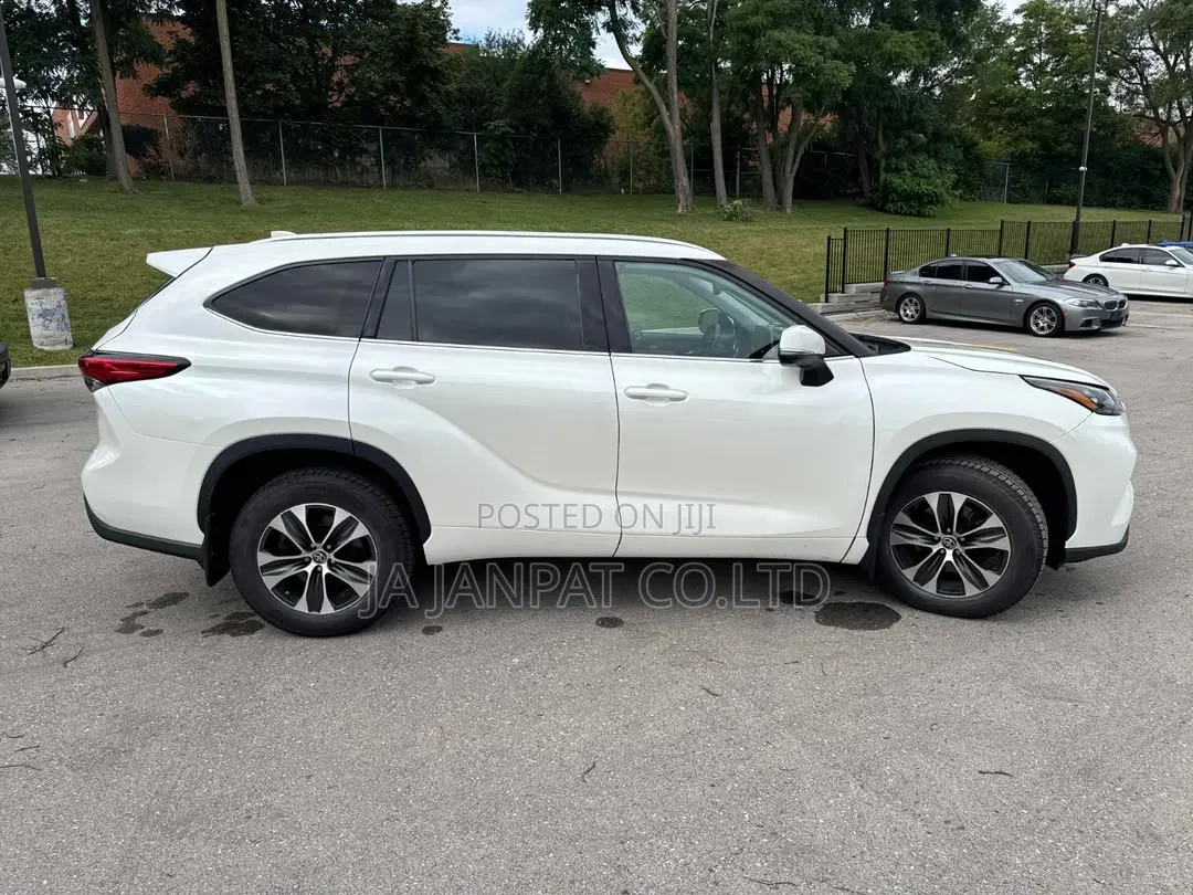 Toyota Highlander 2024 White