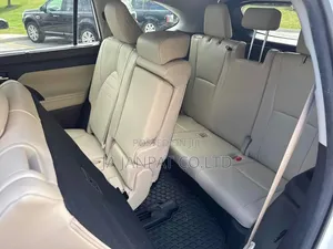 Toyota Highlander 2024 White