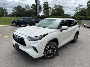 Toyota Highlander 2024 White