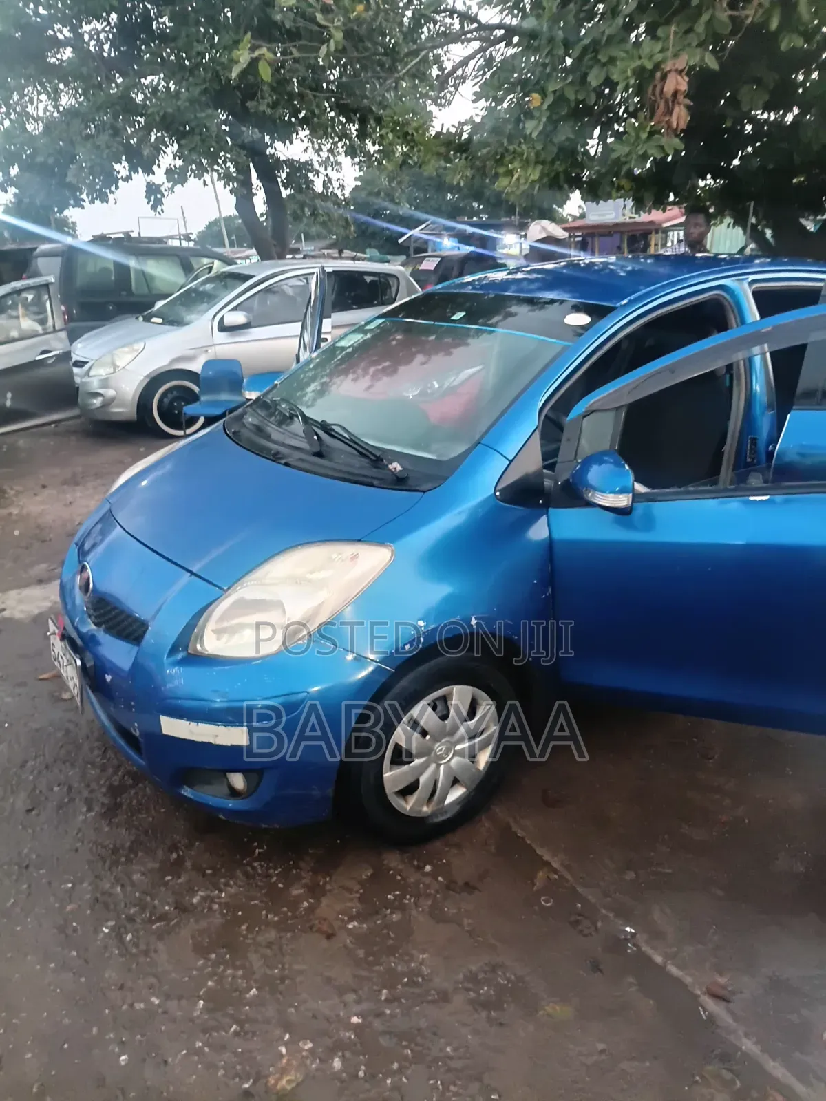 Toyota Vitz 1.0 FWD 5dr 2010 Blue