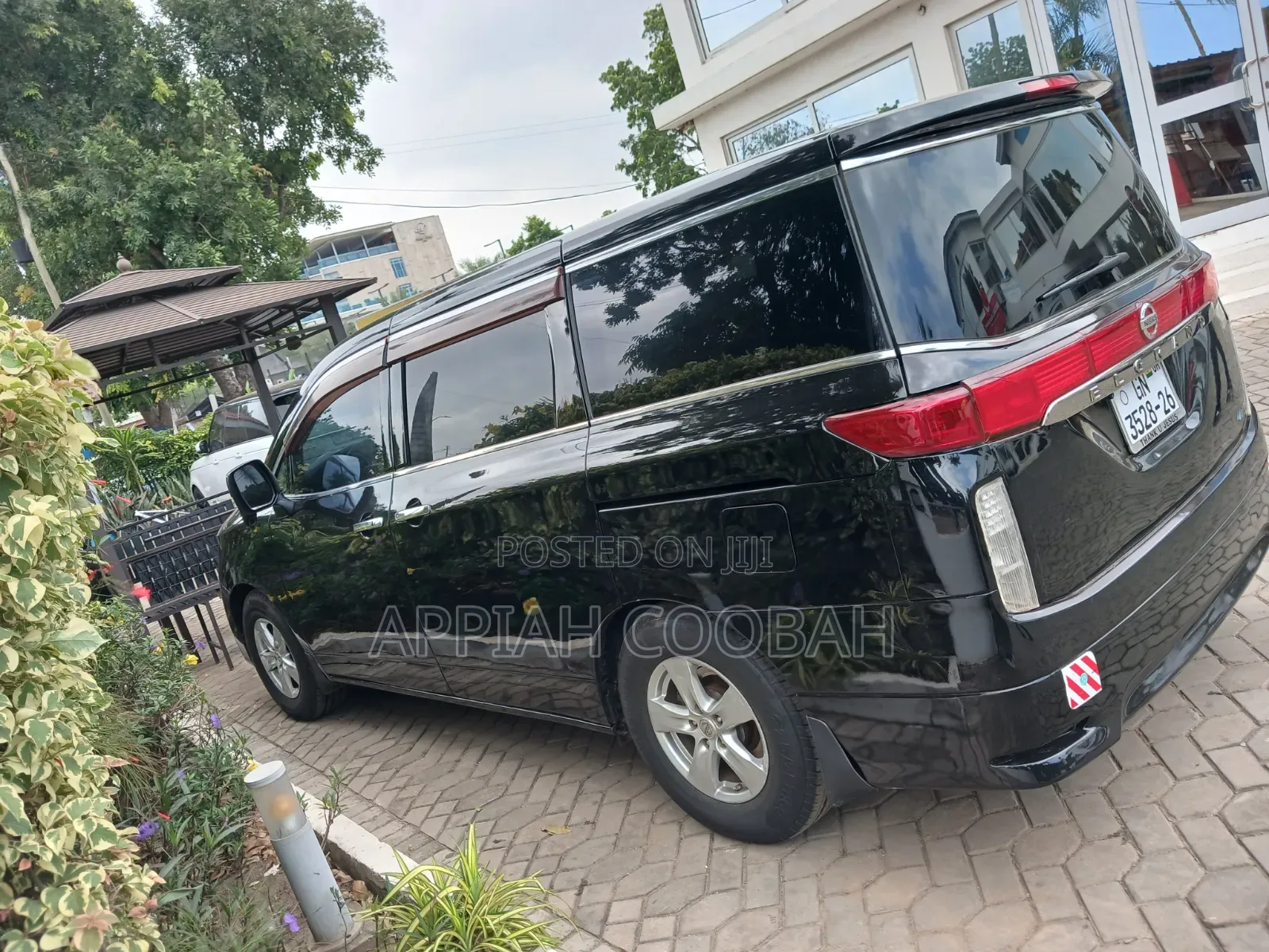 Nissan Elgrand 2017 Black