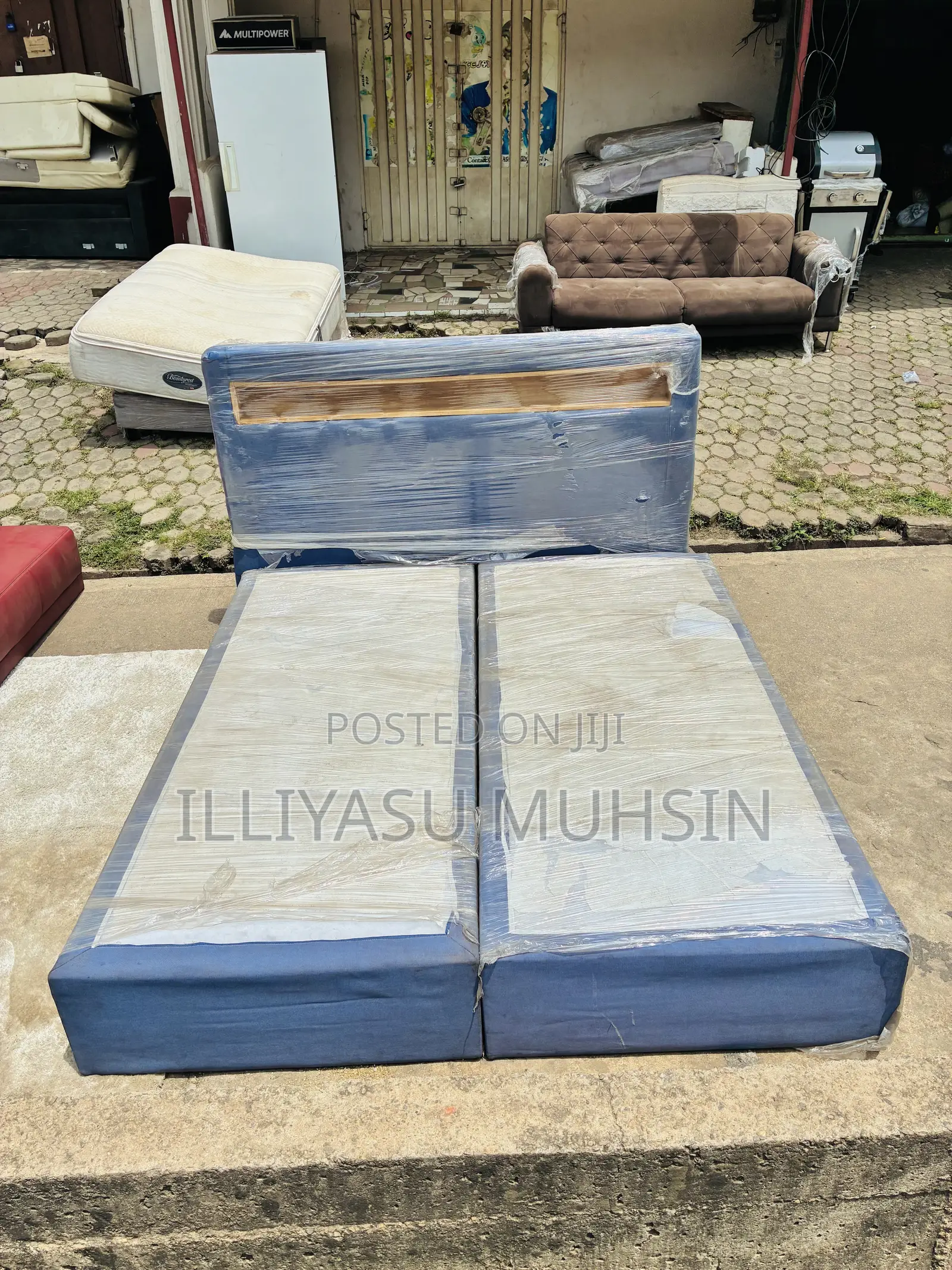 Clean Wooden Bed for Sale (Or 6x6 Wooden Bed in Good Condition)