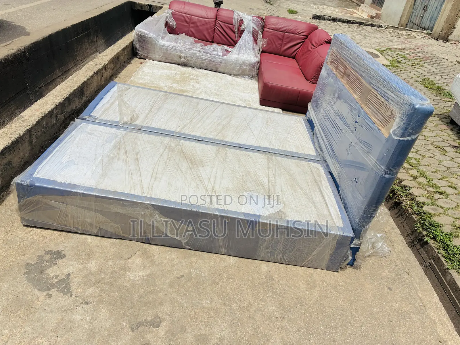 Clean Wooden Bed for Sale (Or 6x6 Wooden Bed in Good Condition)