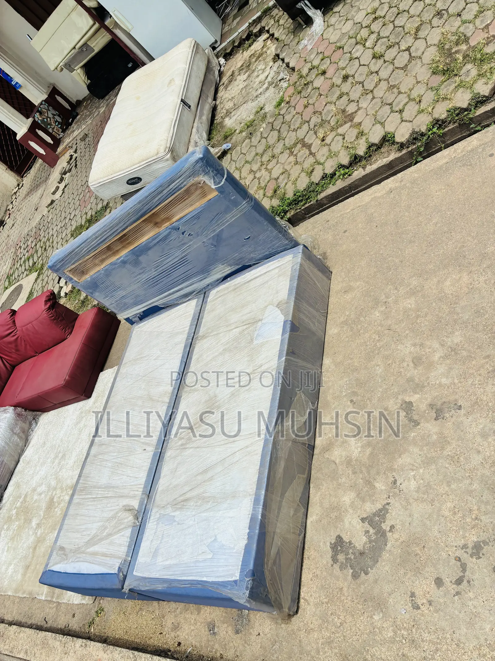 Clean Wooden Bed for Sale (Or 6x6 Wooden Bed in Good Condition)