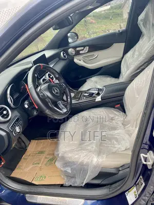 Mercedes-Benz C400 2016 Blue