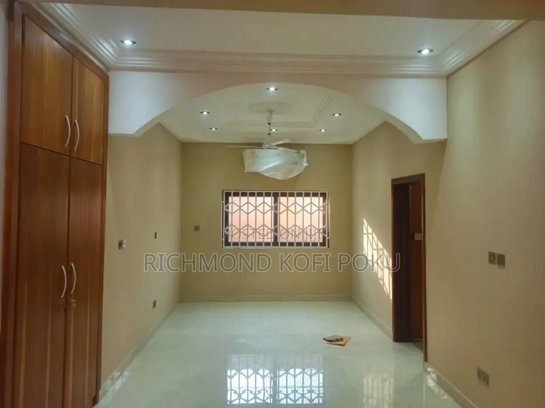 5bdrm House in Kofis Realty, Coca Cola for rent