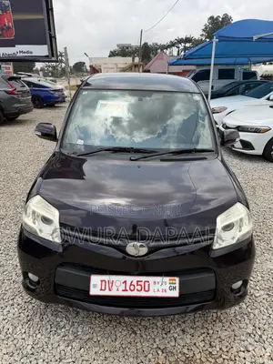 Toyota Sienta 1.5 AWD 2012 Burgundy