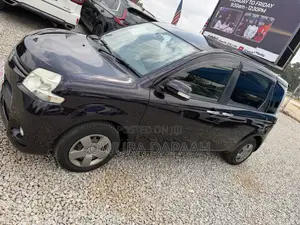 Toyota Sienta 1.5 AWD 2012 Burgundy