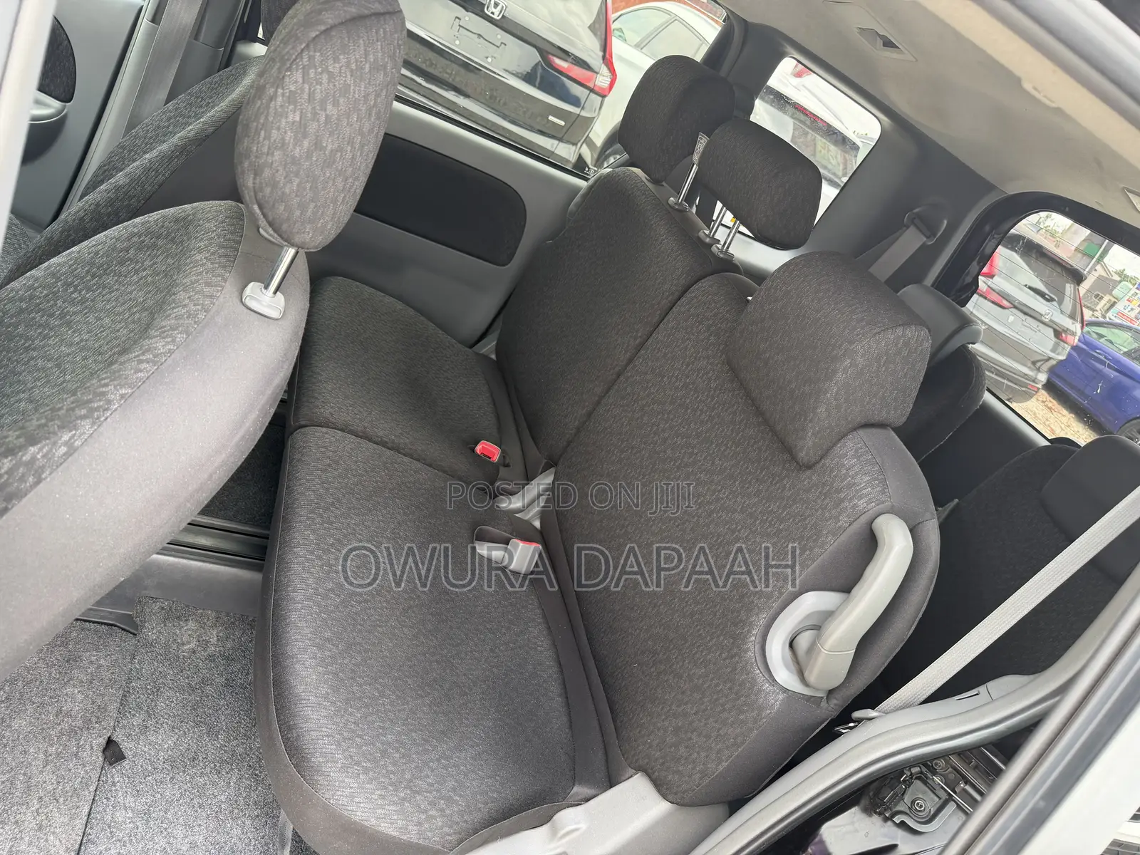 Toyota Sienta 1.5 AWD 2012 Burgundy