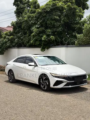 Hyundai Elantra 2025 White