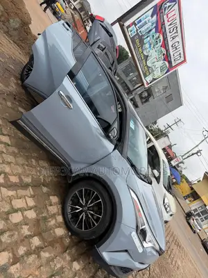 Toyota C-HR 2017 Blue