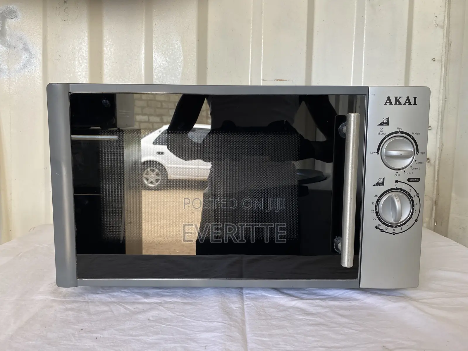 Akai Microwave Oven With Grill (Clean Working Perfectly)