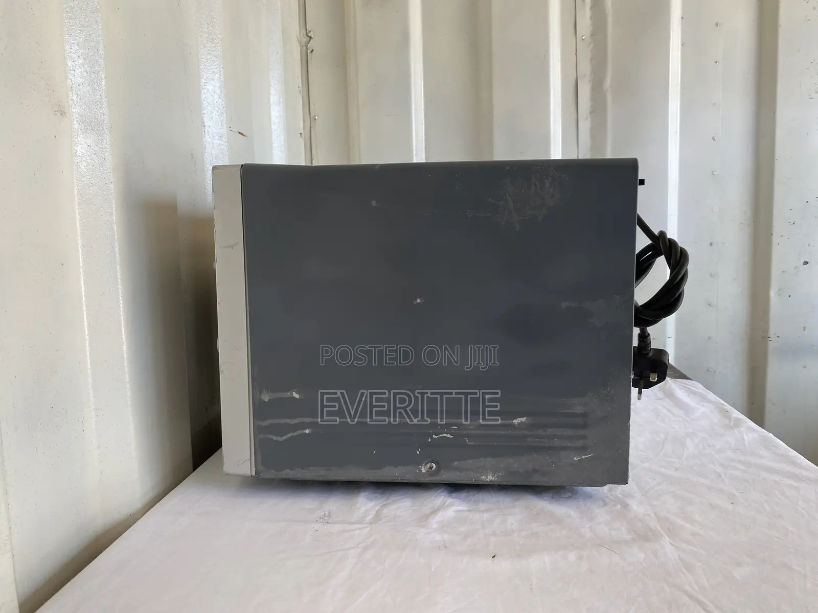 Akai Microwave Oven With Grill (Clean Working Perfectly)